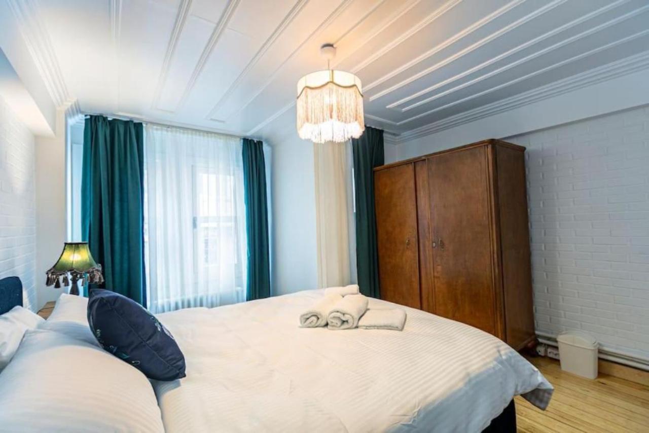 Historical 4-Br Home Steps From Besiktas Stadium & Bosphorus Views - Prime Nisantasi Location! 이스탄불 외부 사진