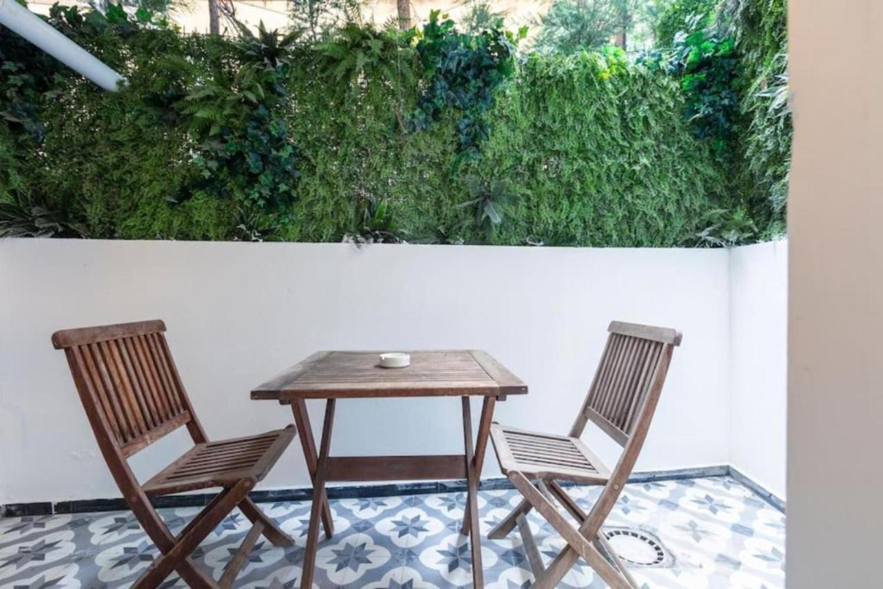 Historical 4-Br Home Steps From Besiktas Stadium & Bosphorus Views - Prime Nisantasi Location! 이스탄불 외부 사진