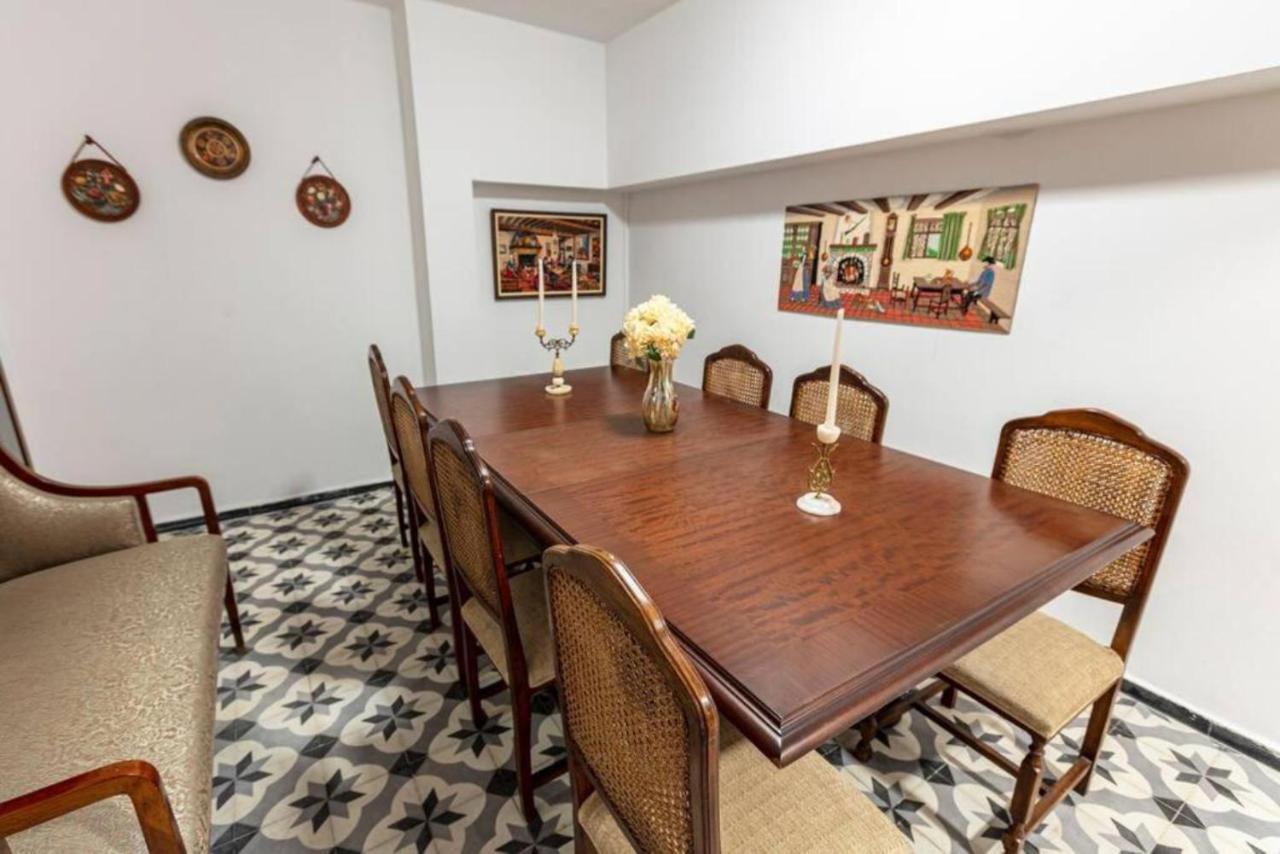 Historical 4-Br Home Steps From Besiktas Stadium & Bosphorus Views - Prime Nisantasi Location! 이스탄불 외부 사진