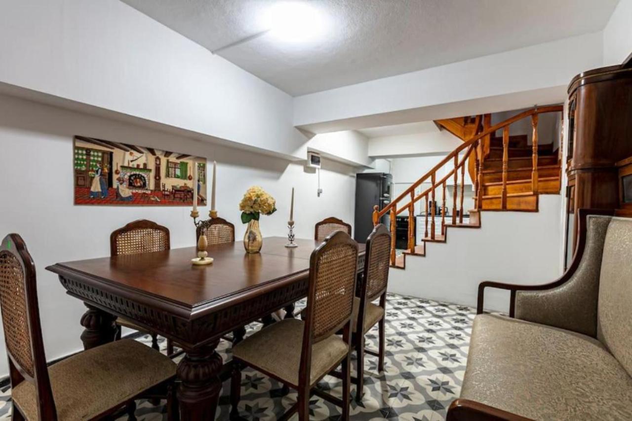 Historical 4-Br Home Steps From Besiktas Stadium & Bosphorus Views - Prime Nisantasi Location! 이스탄불 외부 사진